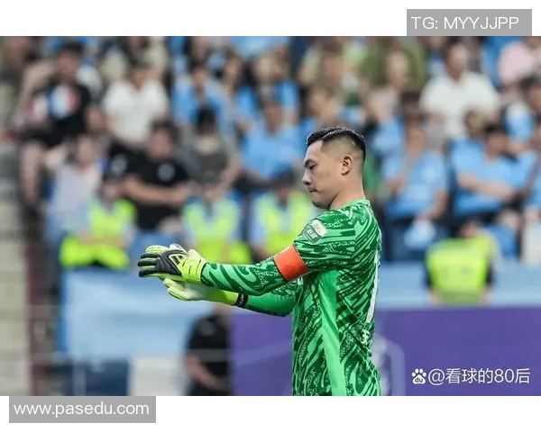 山东足球明星王大雷的职业生涯与成就全解析