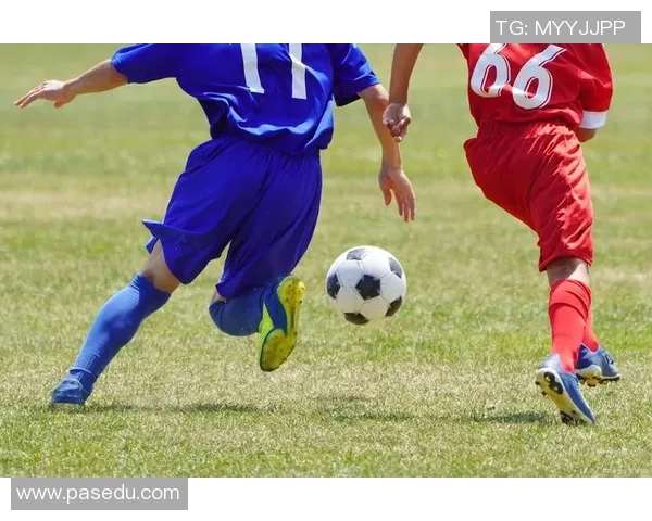 新人练足球的基本技巧与训练方法分享助你快速提升球技